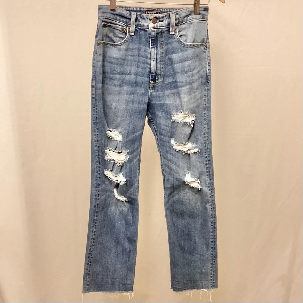 Abercrombie 4 (27) Zoe Natural Rise Ankle Straight Women’s Distressed Jeans